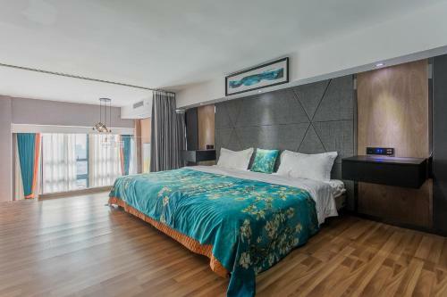 Lavendar Duplex Apartment