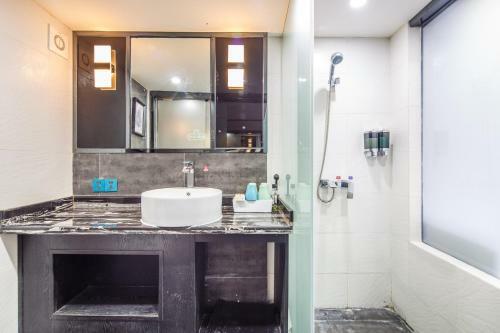 Lavendar Duplex Apartment