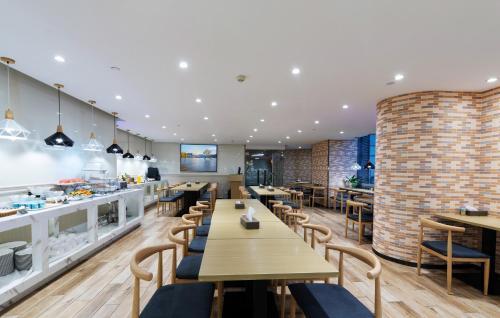 One&one International Apartment(