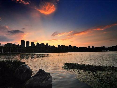 Iu Hotel Guiyang North Station Dream City