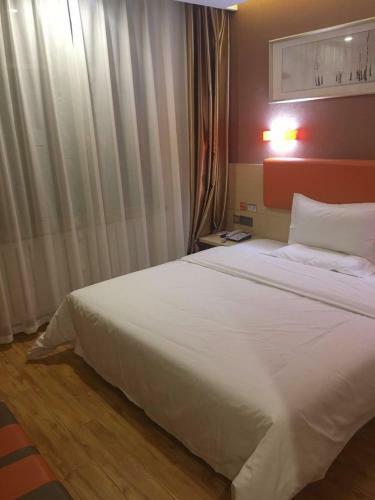 Hotel 7 Days Premium Hami City Government Branch