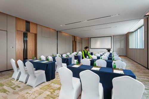 Holiday Inn Hangzhou Binjiang, An Ihg Hotel