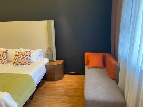 Kangbo Hotel Hanzhong Qiaobei Square