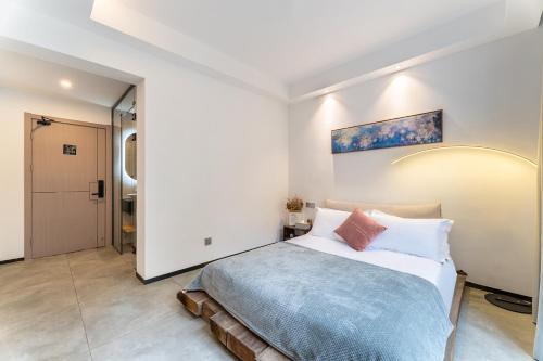 Bai Ri Ming Ding Hotel