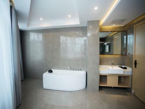 Vx Heze Dingtao District Taoyi Road Hotel