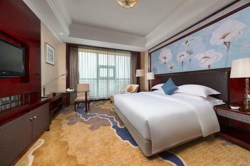 Maison New Century Hotel Cixi