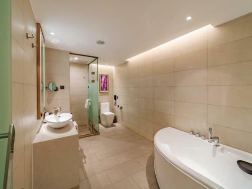Lavande Hotel Shanghai Jinshan City Beach