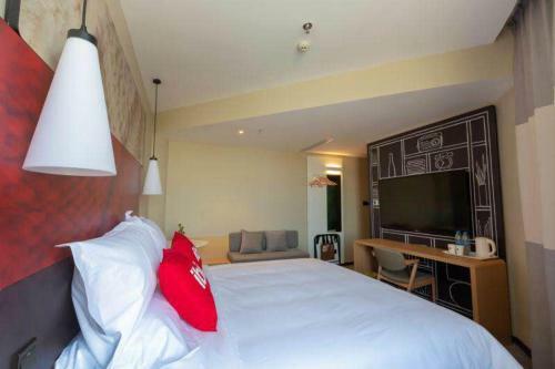 Ibis Jiayuguan Railway Station Hotel