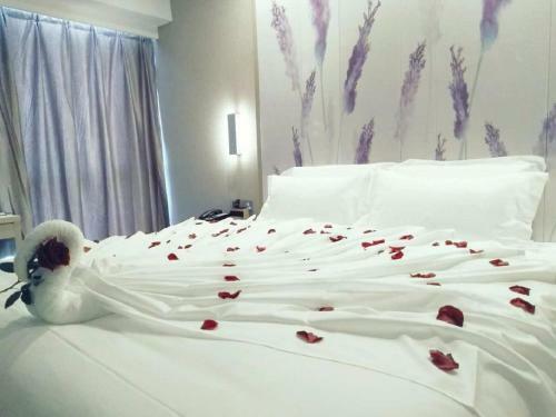 Lavande Hotel Haining Leather City Yintai Branch