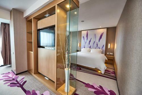 Lavande Hotel Haining Leather City Yintai Branch
