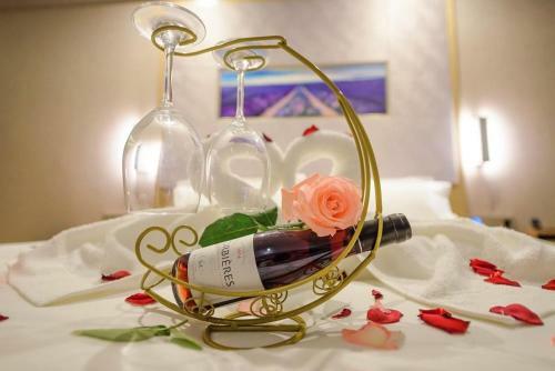 Lavande Hotel Haining Leather City Yintai Branch