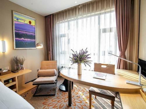 Lavande Hotel Leshan High-speed Railway Station Wanda Plaza