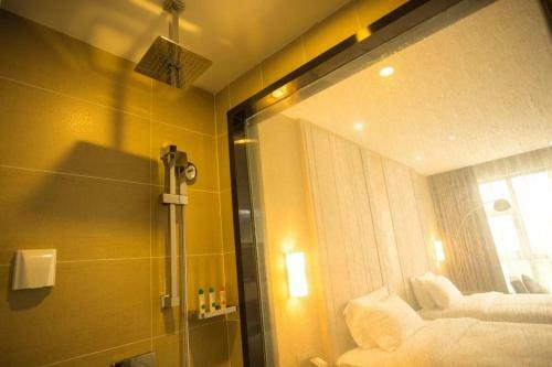 Lavande Hotel Leshan High-speed Railway Station Wanda Plaza