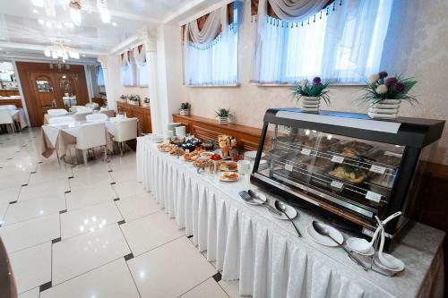 Tom Hotel