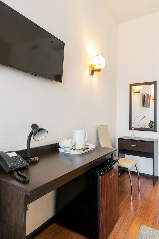 Maksim Gorkiy Hotel
