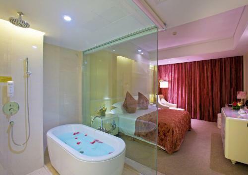 Maison New Century Crystal Hotel, Ningbo