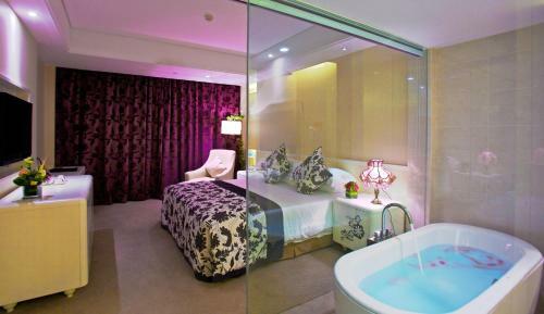 Maison New Century Crystal Hotel, Ningbo