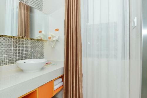 Lijing Selected Hotel Shanghai
