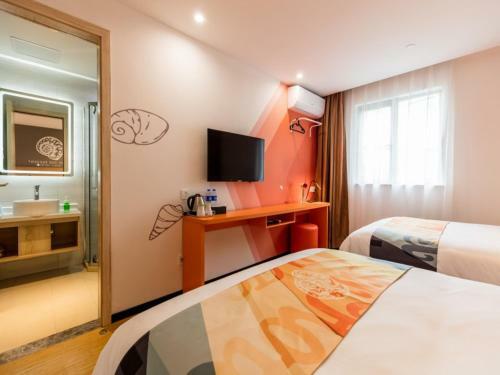 Shell Shanghai Yangpu Districtpingliang Road Binjiang Hotel