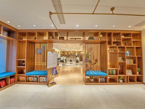 Kyriad Marvelous Hotel Shanghai Daning Lnternational Plaza