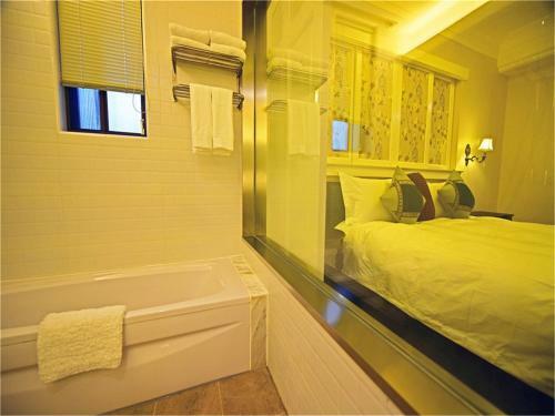 Soho Garden Hotel (Shanghai Huaihai Rd. Flagship)