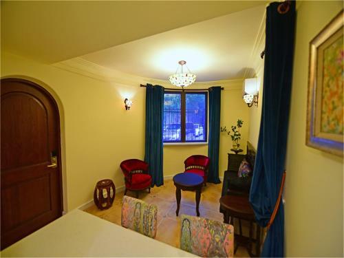 Soho Garden Hotel (Shanghai Huaihai Rd. Flagship)