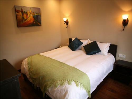 Soho Garden Hotel (Shanghai Huaihai Rd. Flagship)