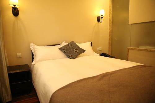Soho Garden Hotel (Shanghai Huaihai Rd. Flagship)