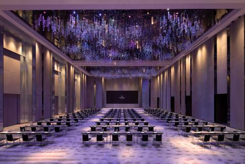Renaissance Shenzhen Bay Hotel