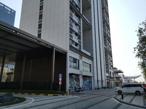 Exhibition Bay Kk Apartment