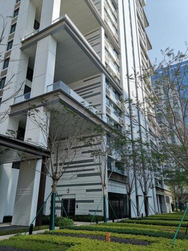 Exhibition Bay Kk Apartment