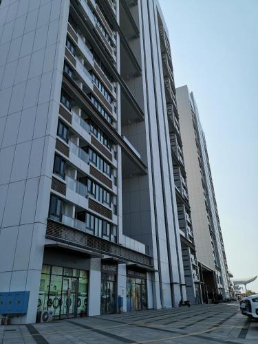Exhibition Bay Kk Apartment