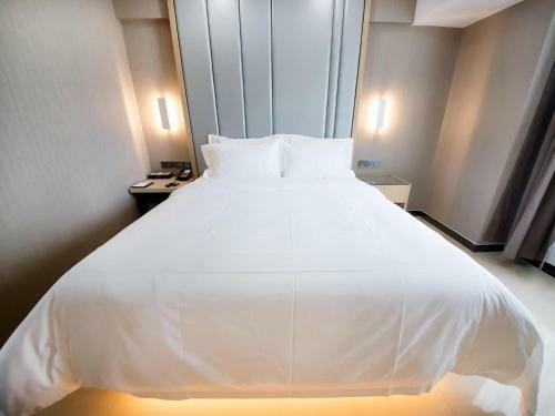 Lavande Hotel Urumqi High-speed Railway Wanda Plaza