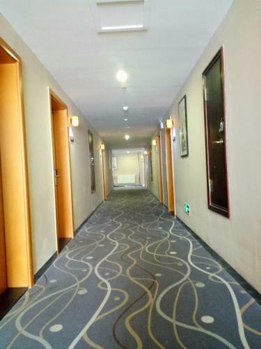 Hotel 7days Premium Weihai High-speed Rail Station Bathing Beach
