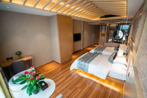 Tongren Qingyou Hotel