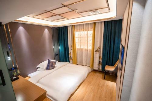 Tongren Qingyou Hotel