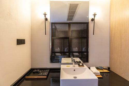 Wujing Shanhaijian Hotel
