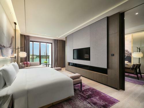 Crowne Plaza Wuxi Lake View, An Ihg Hotel