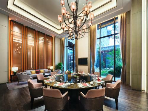 Crowne Plaza Wuxi Lake View, An Ihg Hotel