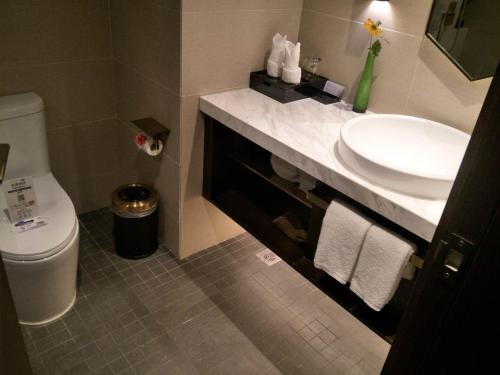 Ease Hotel (Xi'an High-tech Zone Zhangbasi Road)