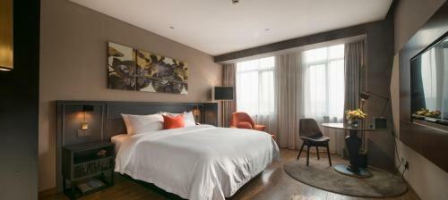 Ease Hotel (Xi'an High-tech Zone Zhangbasi Road)