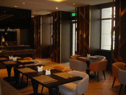 Ease Hotel (Xi'an High-tech Zone Zhangbasi Road)