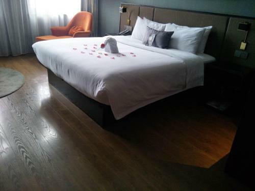 Ease Hotel (Xi'an High-tech Zone Zhangbasi Road)