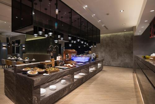 Ease Hotel (Xi'an High-tech Zone Zhangbasi Road)