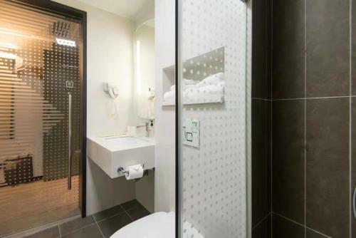 Ibis Xi'an North Second Ring Mingguang Road Hotel