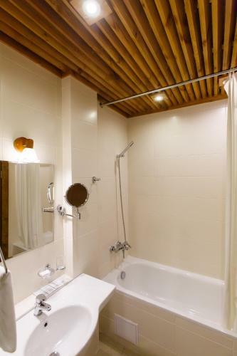 Hostal Veliya Guest House