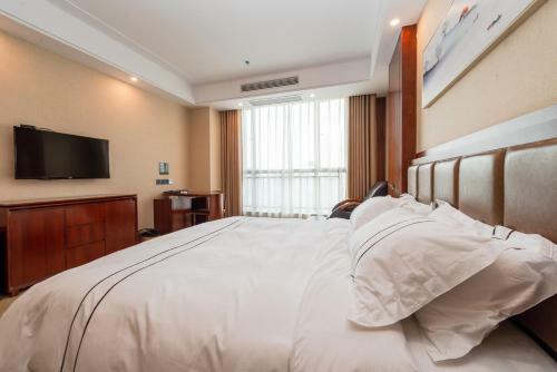 Urba Hotel (Yichun Wanda High-speed Railway Station)