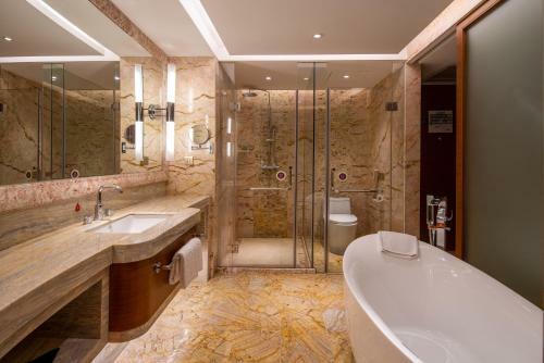 King Royal Hotel Yunfu