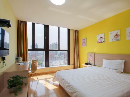 Hotel 7days Inn Danyang Train Station Wuyue Square Branch