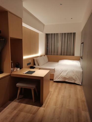 Zhengzhou Crossing Hotel